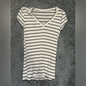 Zenana outfitters Vneck